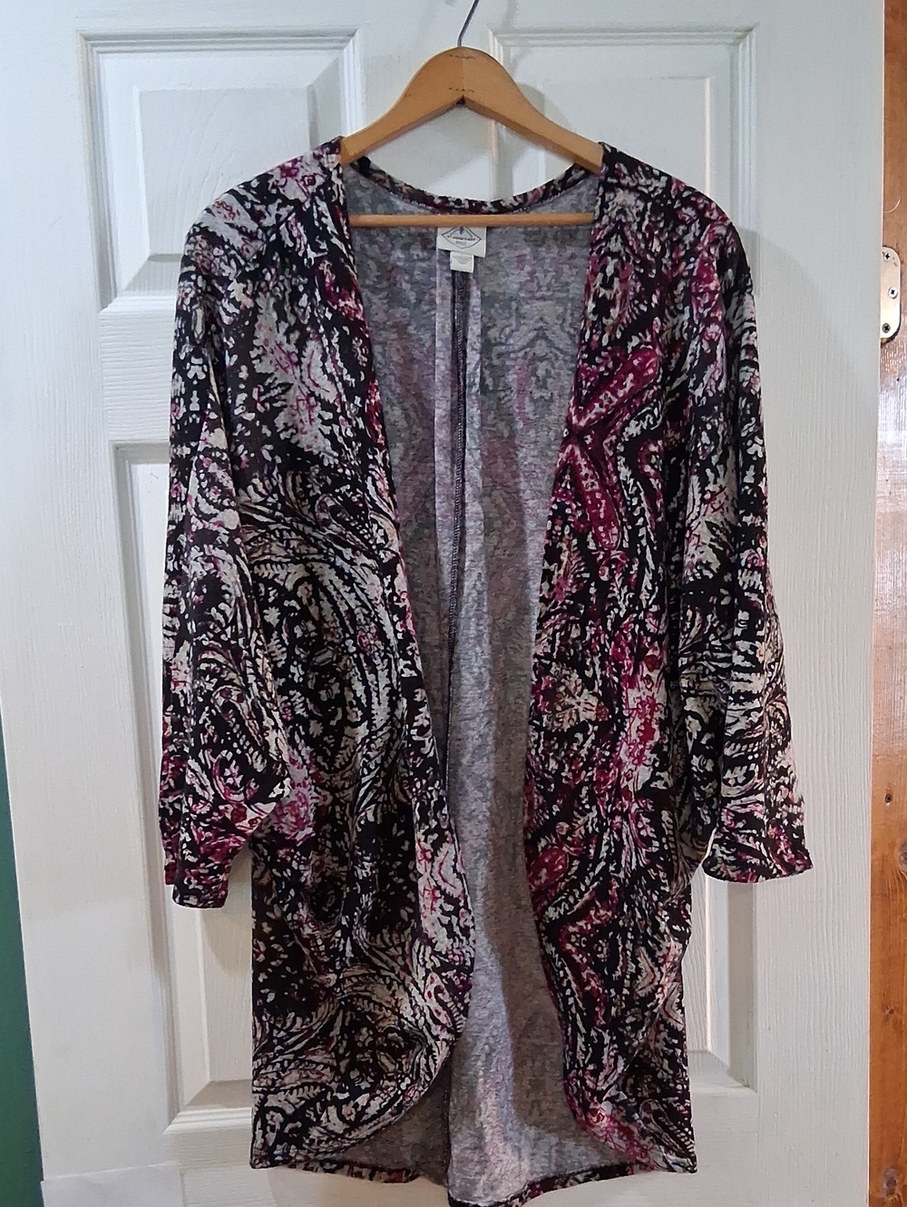 Women’s Open-Front Cardigan Sweater - Black & Pink Paisley